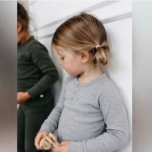 BEST! Jamie Kay Henley in gray